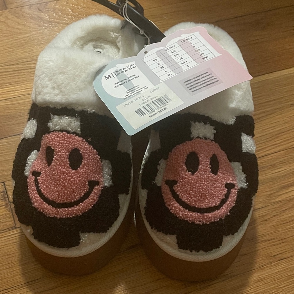 Cozy Smiley Face Slippers - Pink and Black